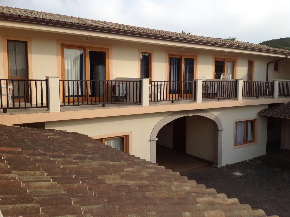 Club Esse Residence Capo D'Orso Palau Esterno foto